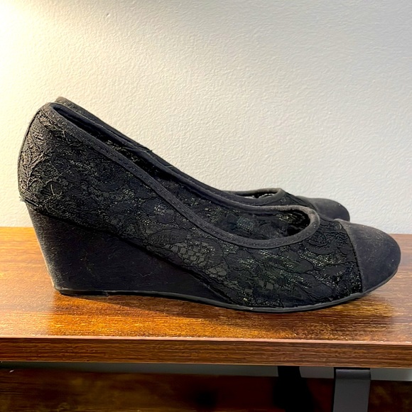 Seychelles Black Lace Wedge Heel 7.5 - Picture 3 of 10